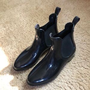 Black rain boots